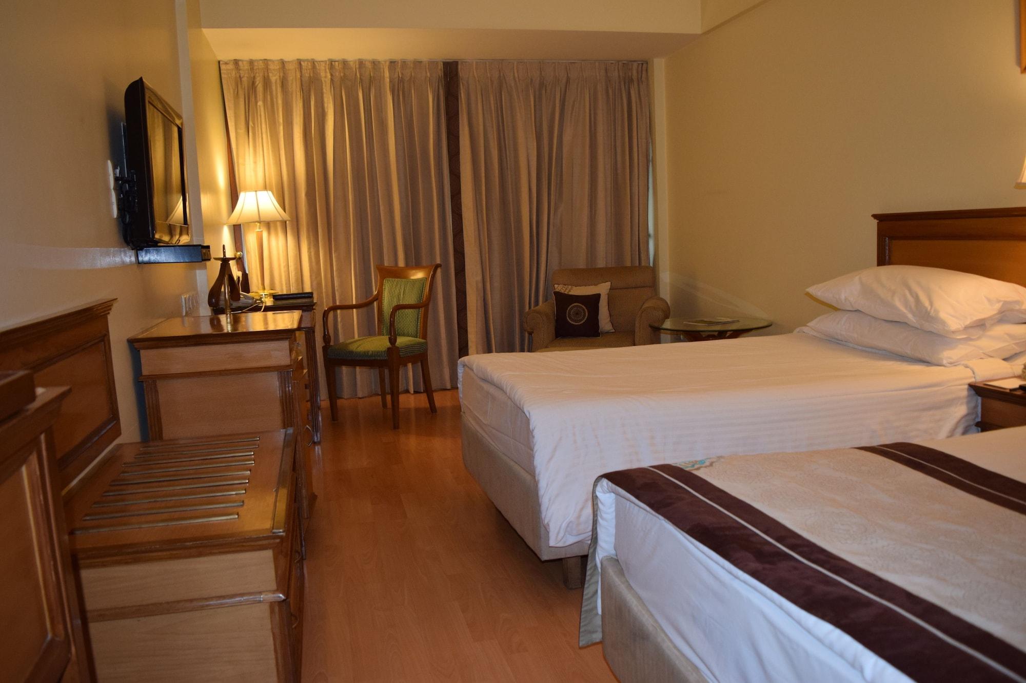 Hotel Jaypee Siddharth Nueva Delhi Exterior foto