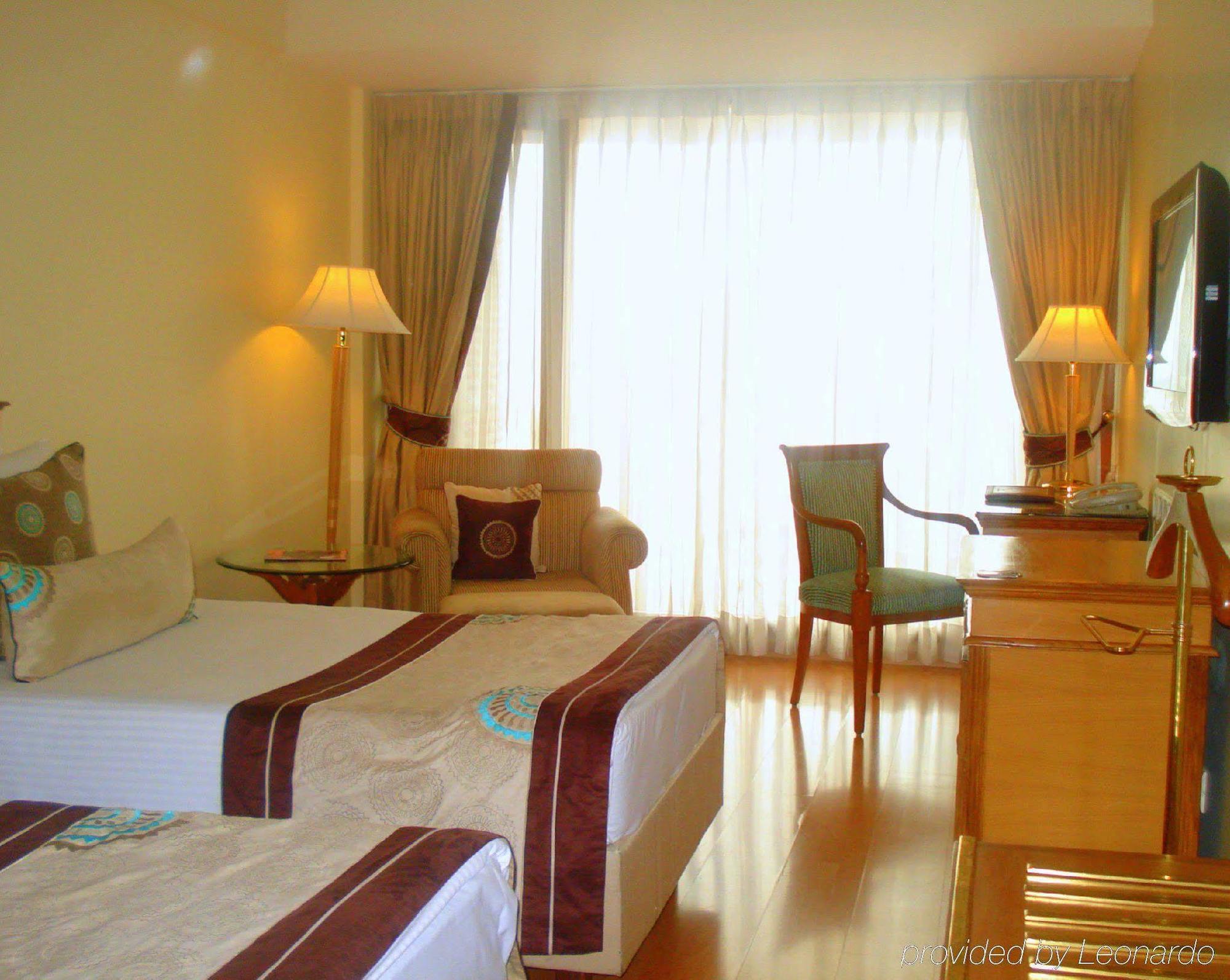 Hotel Jaypee Siddharth Nueva Delhi Habitación foto